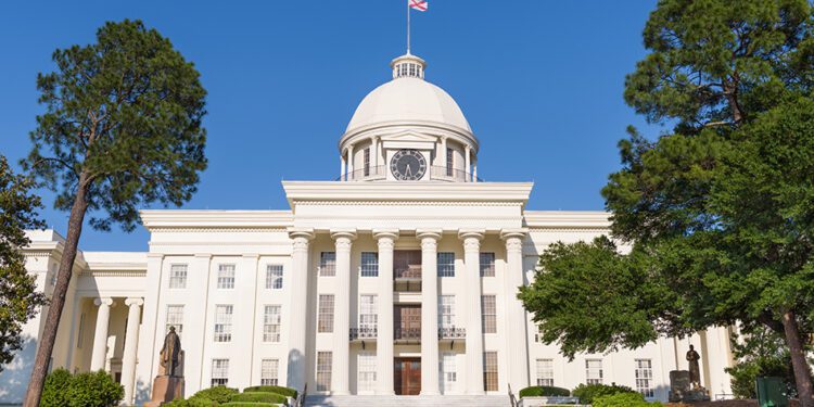 Alabama Regulators Halt Medical Cannabis Business Licensing Over Scoring Discrepancies