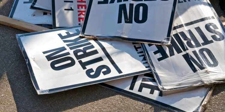 Workers Launch Strike at Curaleaf Arizona Dispensary